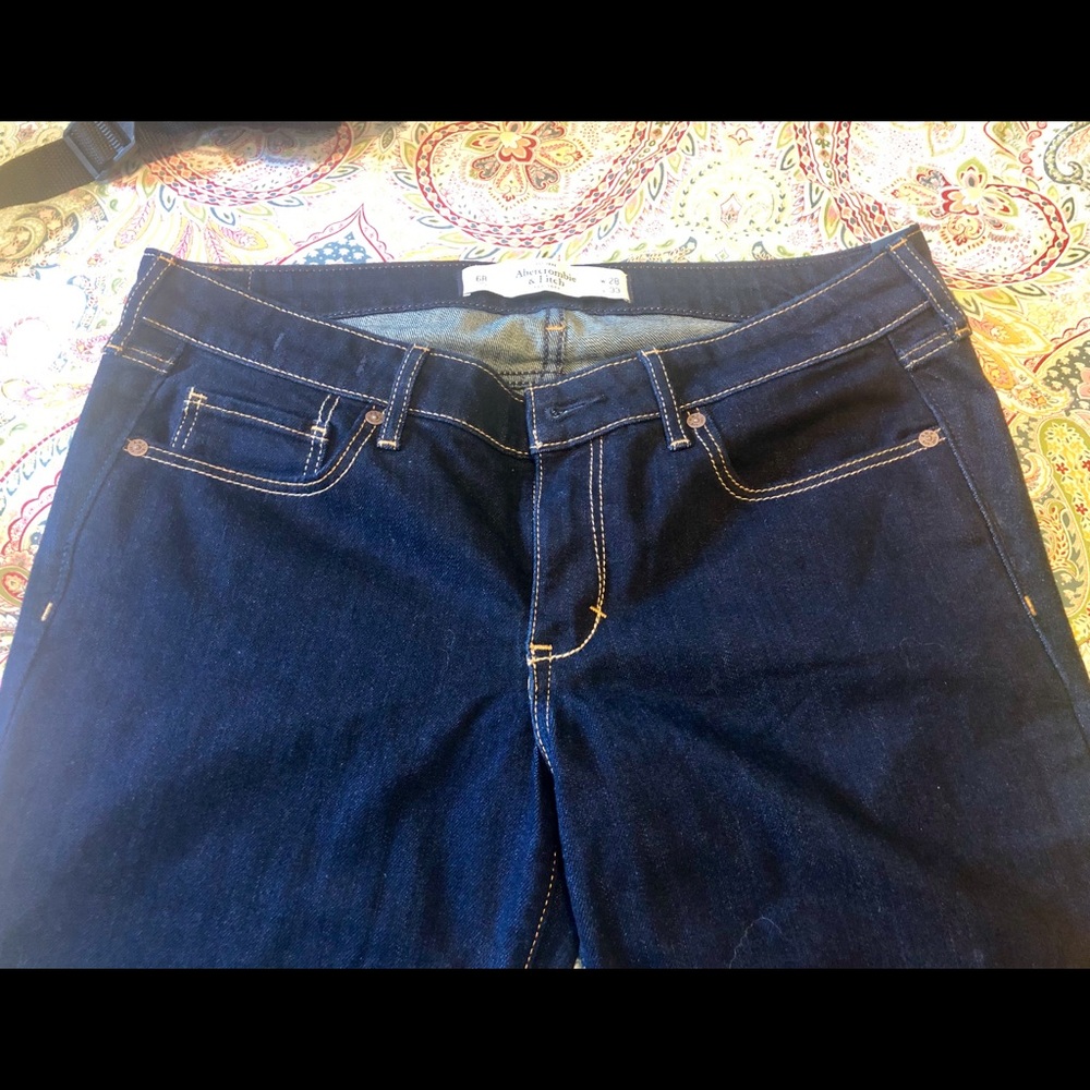 Abercrombie & Fitch -  JEANS